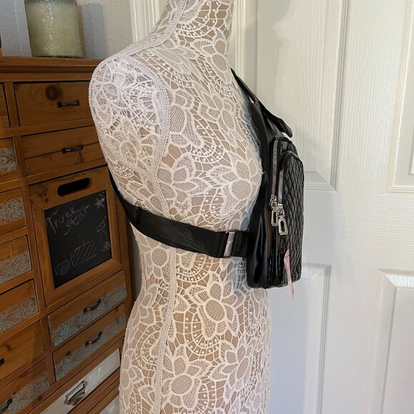 Quilted Sling Bag- Belt Bag- Black- Nylon Polyester - NWT - Picture 4 of 9